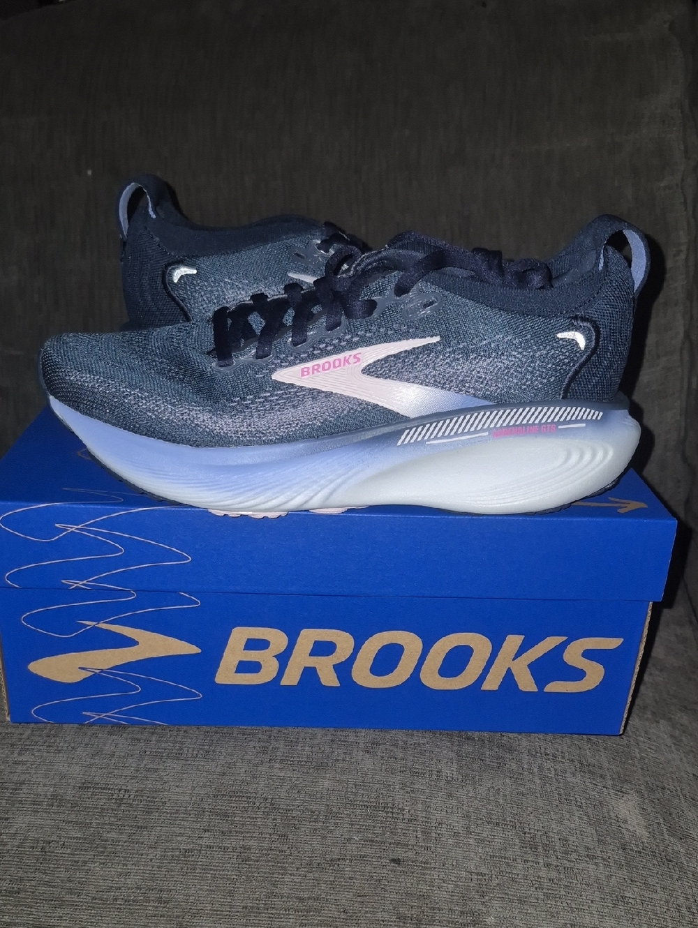 Brooks Adrenaline GTS 25 Women’s Size 6.5 Blue Pink Running Shoes NWT